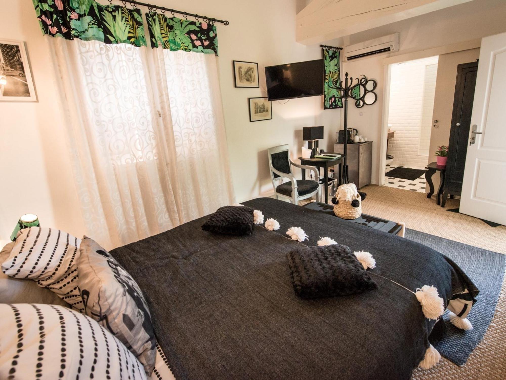נרבון Chambre D'Hotes Villa Ambrosia Et Spa חדר תמונה